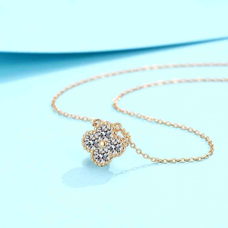 Collier transfrontalier en argent sterling S925 moissanite pendentif trèfle à quatre feuilles femmes niche japonaise et coréenne design polyvalent clavicule chaîne cadeaux